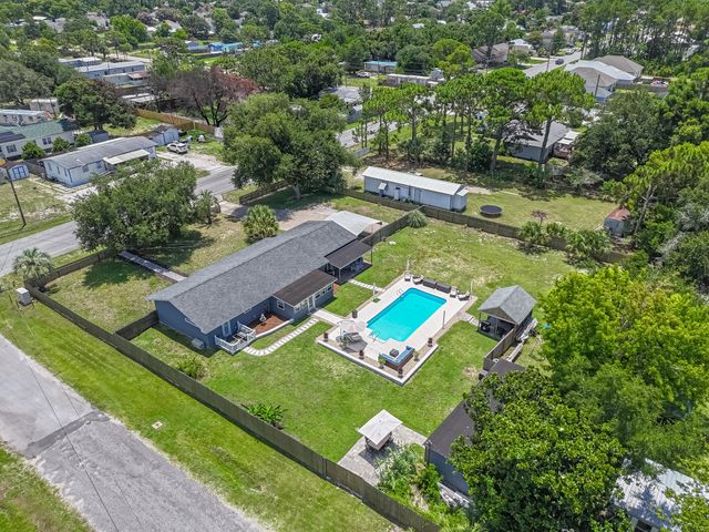 2804 Laurie Avenue, Panama City Beach, FL 32408