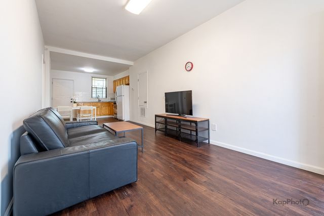 2937 S Keeley Street 1, Chicago, IL 60608