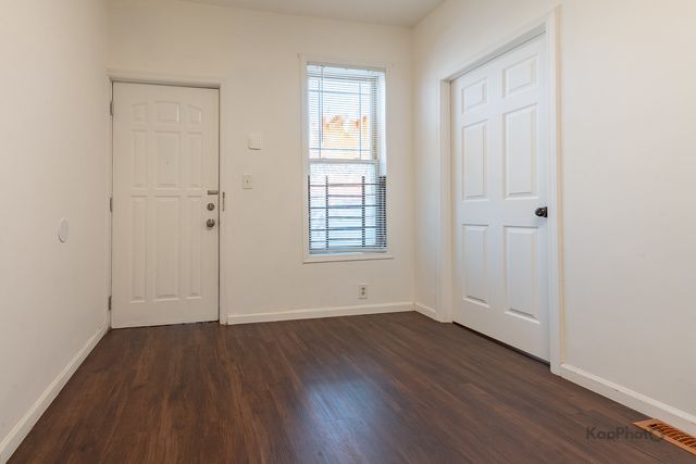 2937 S Keeley Street 1, Chicago, IL 60608