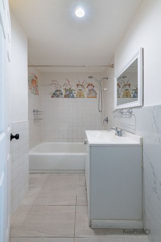 2937 S Keeley Street 1, Chicago, IL 60608