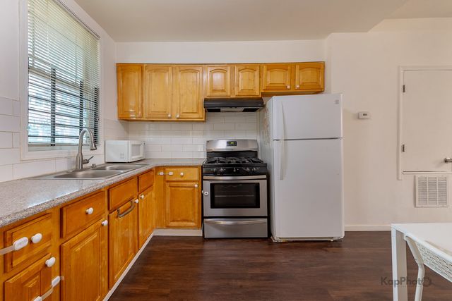 2937 S Keeley Street 1, Chicago, IL 60608