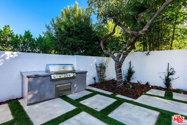 3490 Wonder View Place, Los Angeles, CA 90068