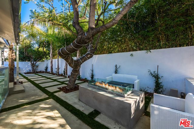 3490 Wonder View Place, Los Angeles, CA 90068