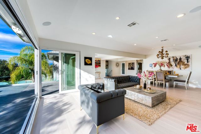 3490 Wonder View Place, Los Angeles, CA 90068