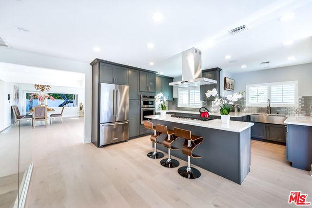 3490 Wonder View Place, Los Angeles, CA 90068