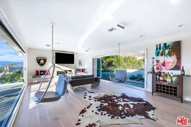 3490 Wonder View Place, Los Angeles, CA 90068