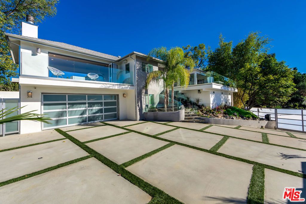 3490 Wonder View Place, Los Angeles, CA 90068