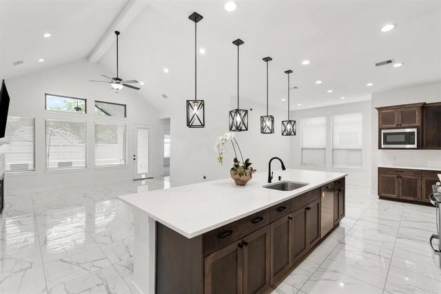 12435 Washington Way, Tomball, TX 77375