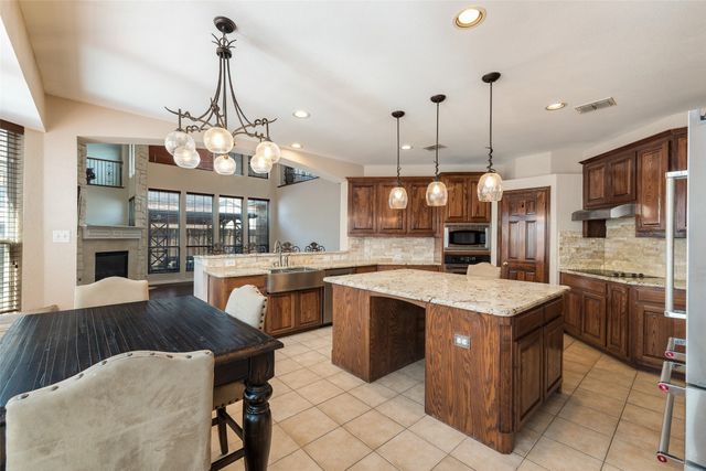 3819 Winding Forest Drive, Grand Prairie, TX 75052
