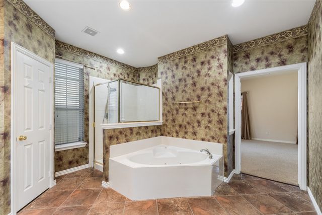 3819 Winding Forest Drive, Grand Prairie, TX 75052