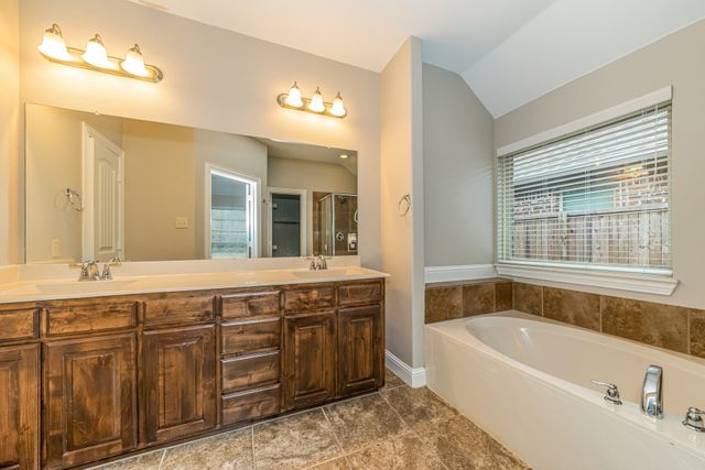 151 Charleston Lane, Fate, TX 75189