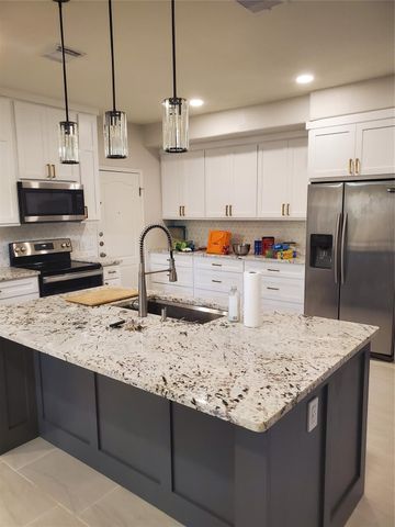 2305 E Riviera DR, Cedar Park, TX 78613