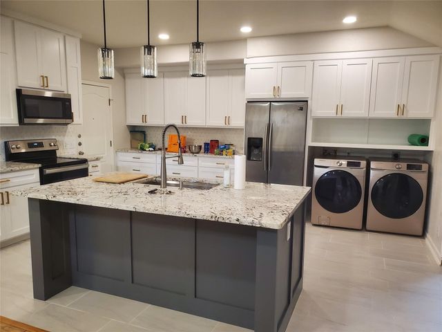2305 E Riviera DR, Cedar Park, TX 78613
