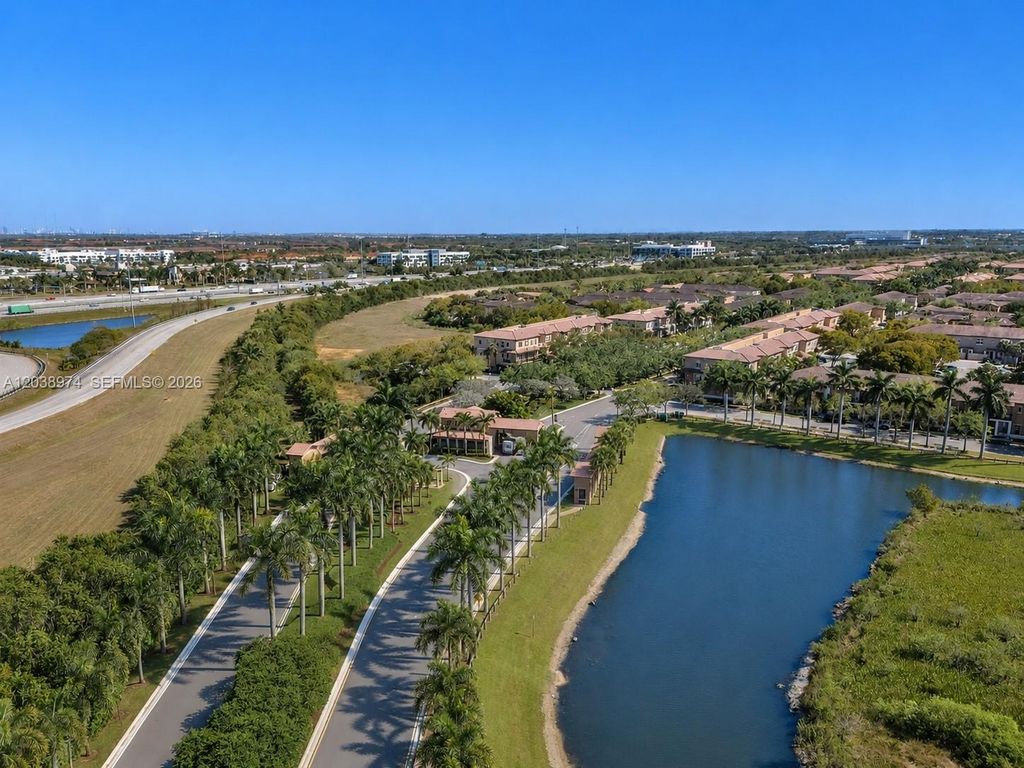 966 SW 147th Ave 2604, Pembroke Pines, FL 33027