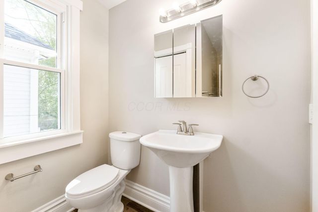 61 Dakota Avenue, Columbus, OH 43222