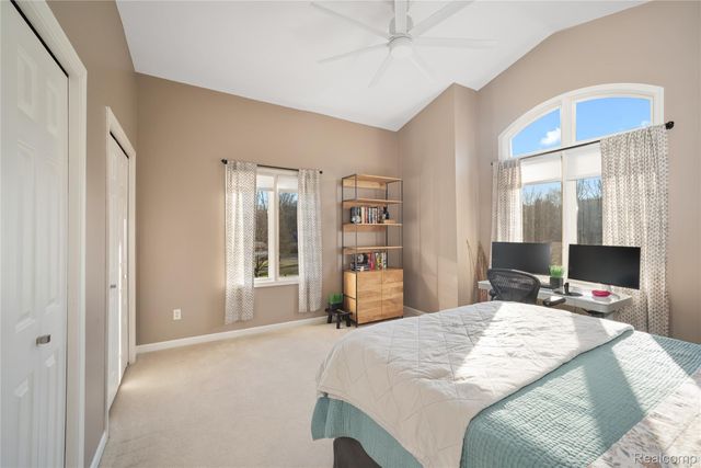 9833 Rolling Greens Drive, Hamburg Township, MI 48169