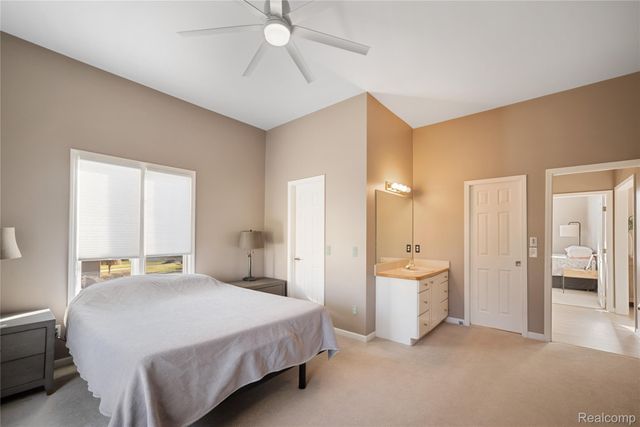 9833 Rolling Greens Drive, Hamburg Township, MI 48169