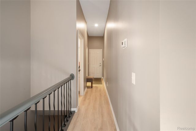 9833 Rolling Greens Drive, Hamburg Township, MI 48169