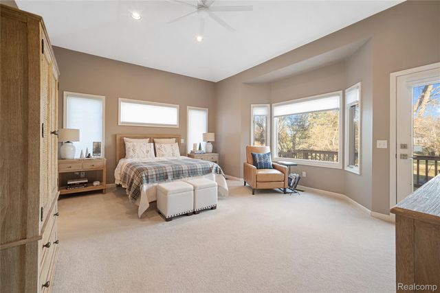 9833 Rolling Greens Drive, Hamburg Township, MI 48169