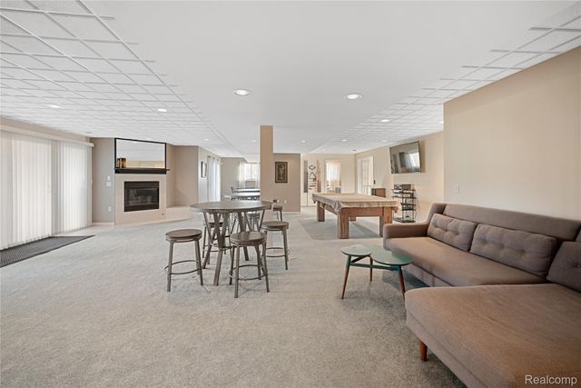 9833 Rolling Greens Drive, Hamburg Township, MI 48169