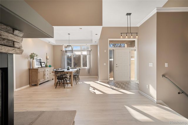 9833 Rolling Greens Drive, Hamburg Township, MI 48169