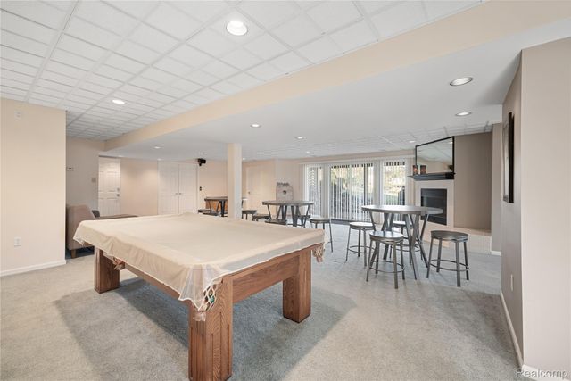 9833 Rolling Greens Drive, Hamburg Township, MI 48169