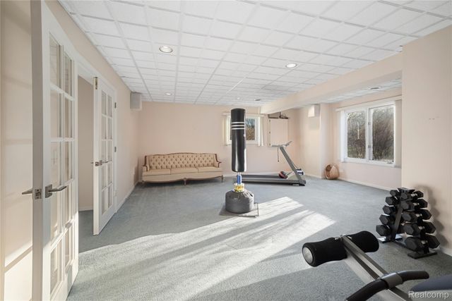 9833 Rolling Greens Drive, Hamburg Township, MI 48169