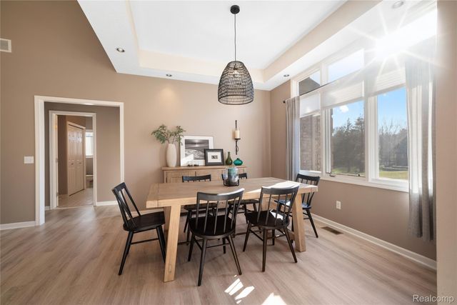 9833 Rolling Greens Drive, Hamburg Township, MI 48169