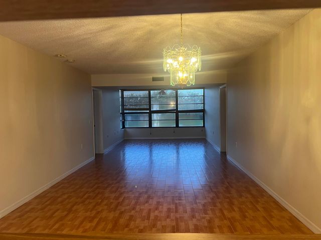 3540 Whitehall Drive 203, West Palm Beach, FL 33401