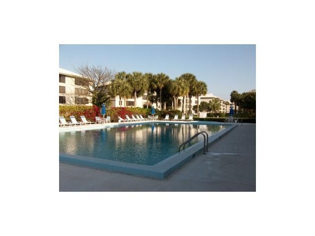 3540 Whitehall Drive 203, West Palm Beach, FL 33401