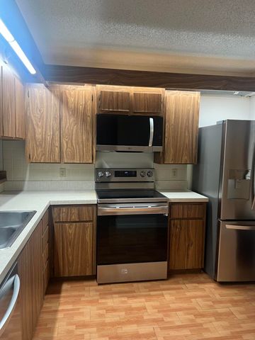 3540 Whitehall Drive 203, West Palm Beach, FL 33401