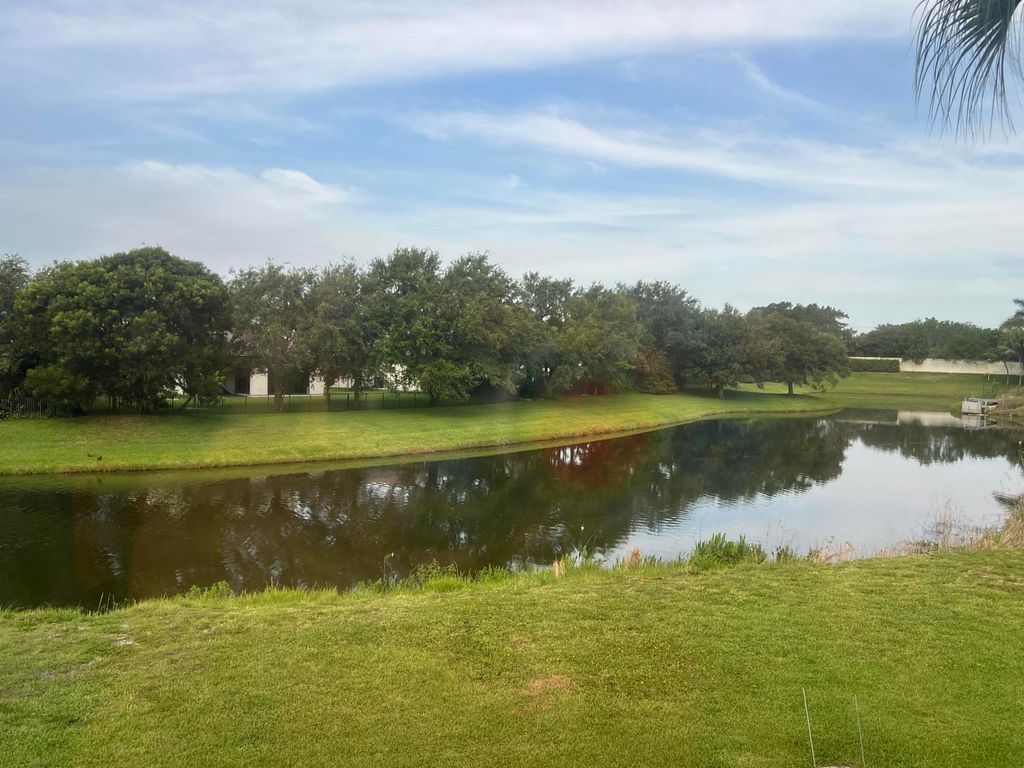 3540 Whitehall Drive 203, West Palm Beach, FL 33401