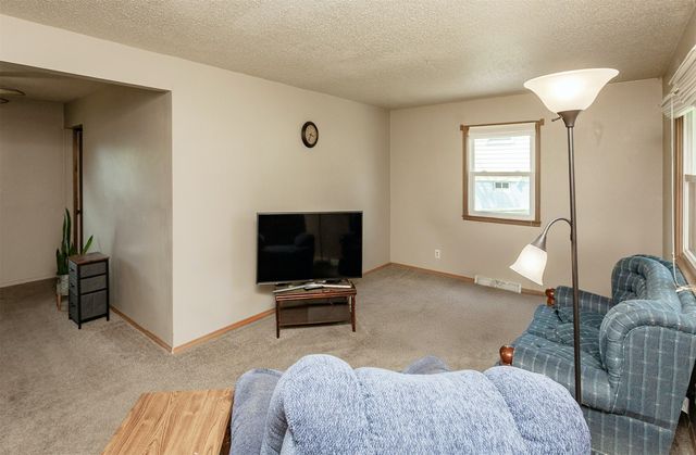 4080 SE 15th Court, Des Moines, IA 50320