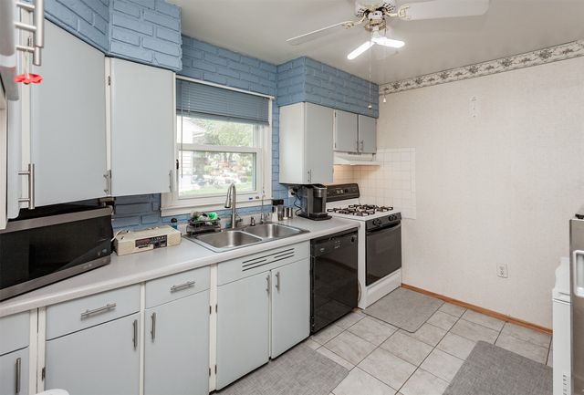 4080 SE 15th Court, Des Moines, IA 50320