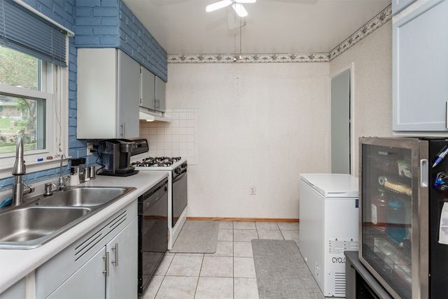 4080 SE 15th Court, Des Moines, IA 50320