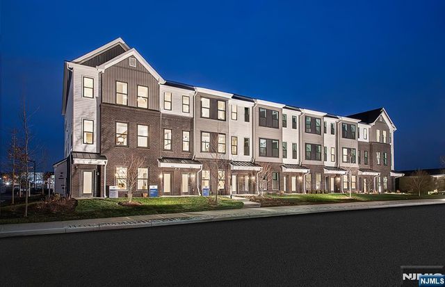 400 Sycamore Street 405, Kearny, NJ 07032