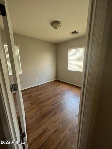 4661 E LAUREL Avenue, Gilbert, AZ 85234