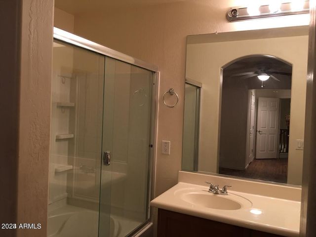 4661 E LAUREL Avenue, Gilbert, AZ 85234