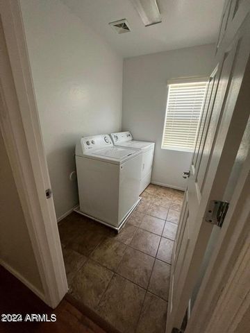 4661 E LAUREL Avenue, Gilbert, AZ 85234