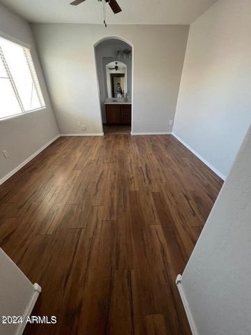 4661 E LAUREL Avenue, Gilbert, AZ 85234