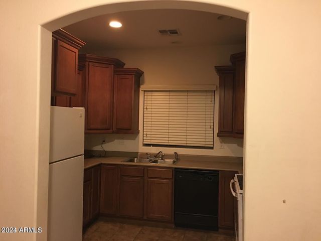 4661 E LAUREL Avenue, Gilbert, AZ 85234