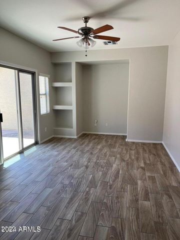 4661 E LAUREL Avenue, Gilbert, AZ 85234