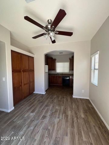 4661 E LAUREL Avenue, Gilbert, AZ 85234