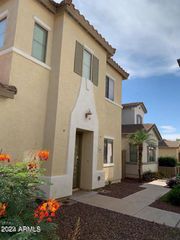 4661 E LAUREL Avenue, Gilbert, AZ 85234