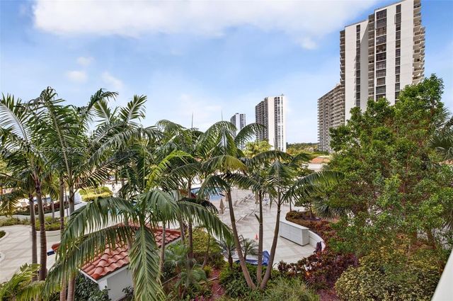20281 E Country Club Drive 407, Aventura, FL 33180
