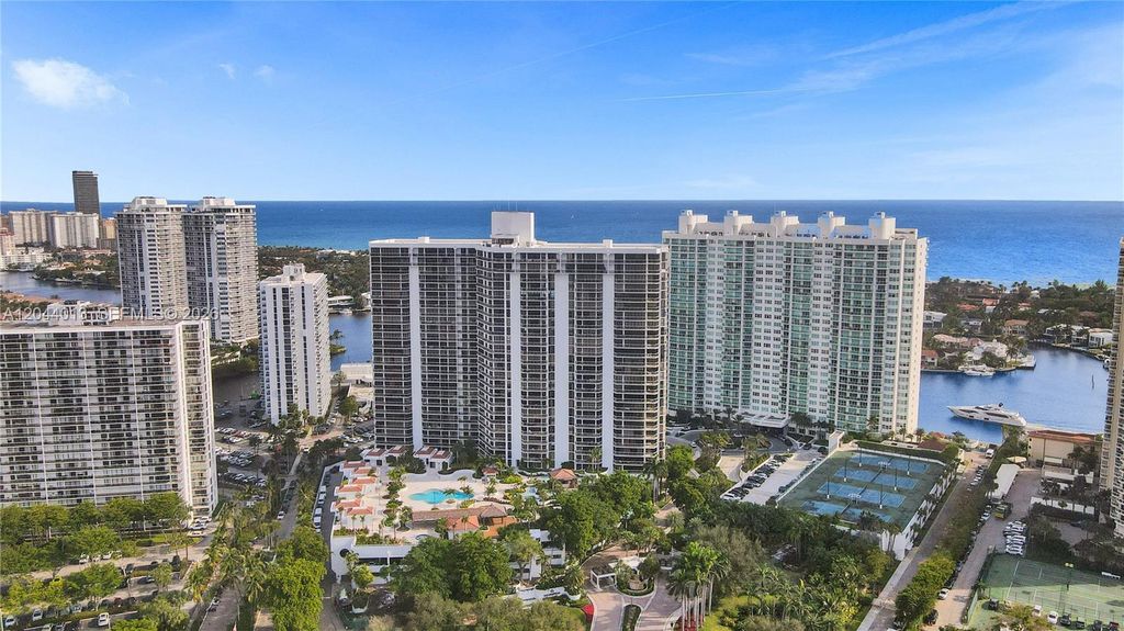 20281 E Country Club Drive 407, Aventura, FL 33180