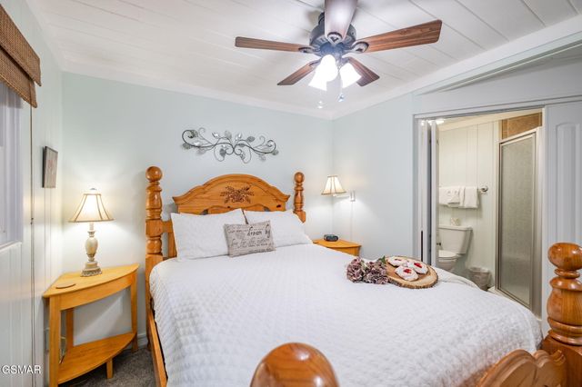 204 Hill Street, Gatlinburg, TN 37738