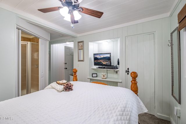204 Hill Street, Gatlinburg, TN 37738