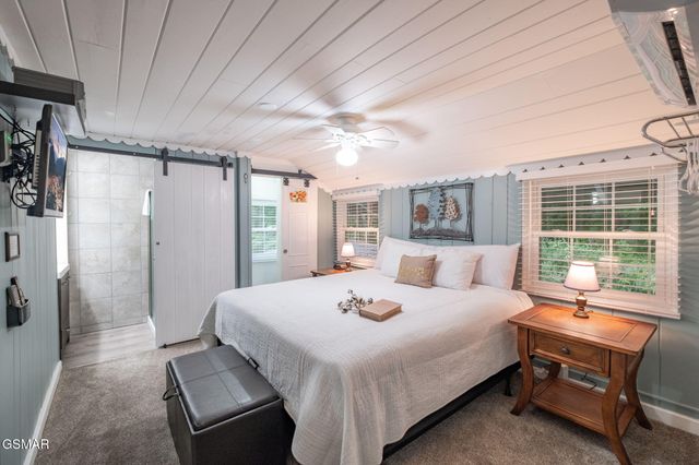 204 Hill Street, Gatlinburg, TN 37738