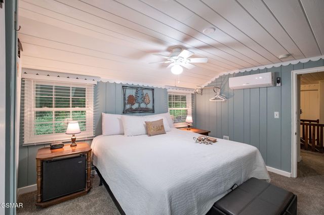204 Hill Street, Gatlinburg, TN 37738